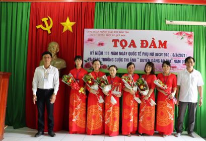 gv tổ hóa sinh dịu dàng , đằm thắm trong trang...