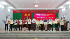 CHI BỘ TRƯỜNG THPT LÊ QUÝ ĐÔN HỌC TẬP VÀ LÀM THEO LỜI BÁC XÂY DỰNG CHI BỘ XUẤT SẮC NHIỀU NĂM LIỀN