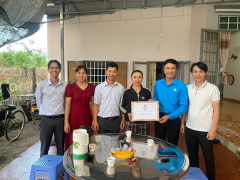 LIÊN ĐOÀN LAO ĐỘNG TỈNH HỖ TRỢ ĐOÀN VIÊN CÓ HOÀN CẢNH KHÓ KHĂN MẮC BỆNH HIỂM NGHÈO