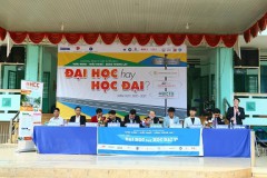 Sôi nổi chương trình tư vấn hướng nghiệp Hiểu mình – Hiểu nghề - Sáng tương lai với chủ đề “Đại học hay Học đại” tại trường THPT Lê Quý Đôn.