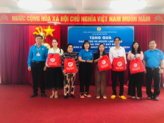 CÔNG ĐOÀN NGÀNH GIÁO DỤC CHĂM LO TẾT CHO ĐOÀN VIÊN VÀ NGƯỜI LAO ĐỘNG